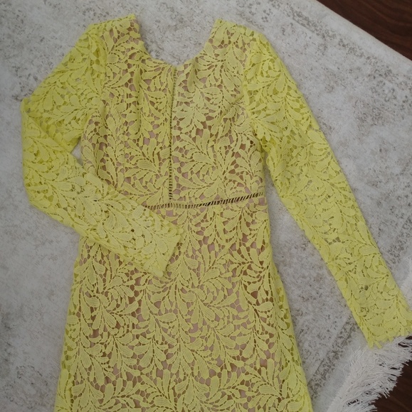 New yellow lace dress - Picture 1 of 2